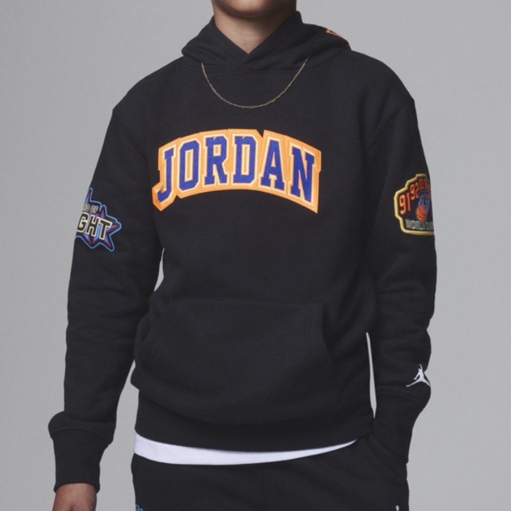 Jordan Youth Black Patch Pullover Hoodie Size Large 12-13 years‎